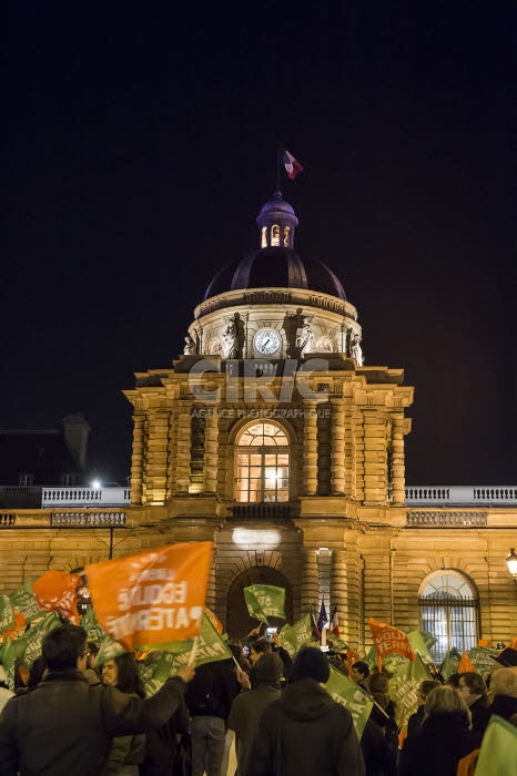 Manifestation contre le projet de loi bioéthique devant le Sénat à Paris.