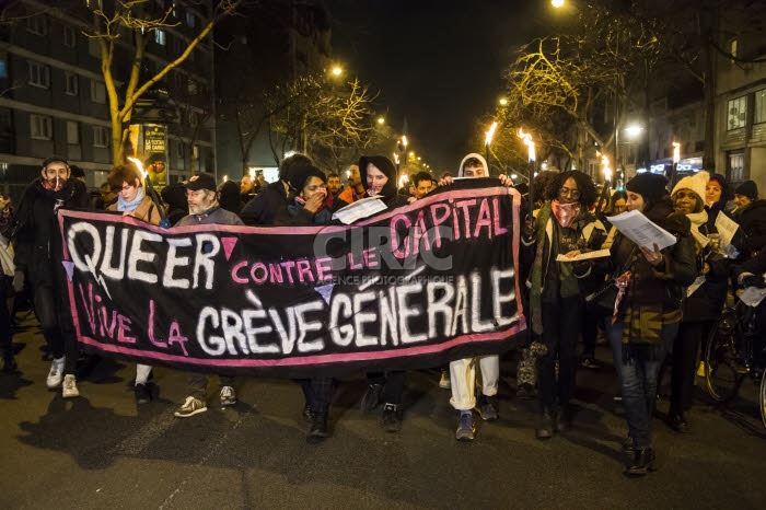 Paris, retraite aux flambeaux contre le projet de loi de réforme des retraites.