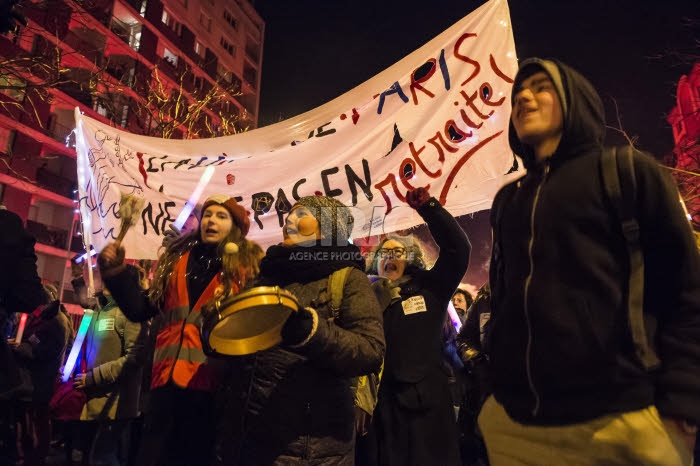 Paris, retraite aux flambeaux contre le projet de loi de réforme des retraites.