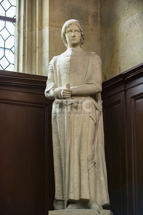 Statue représentant Sainte Jeanne d'Arc.