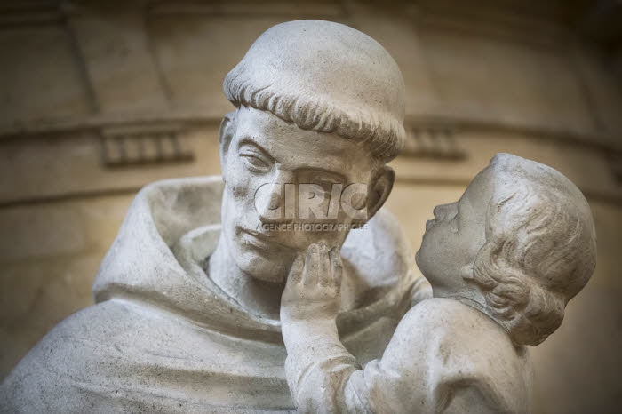 Sculpture représentant Saint Antoine de Padoue.