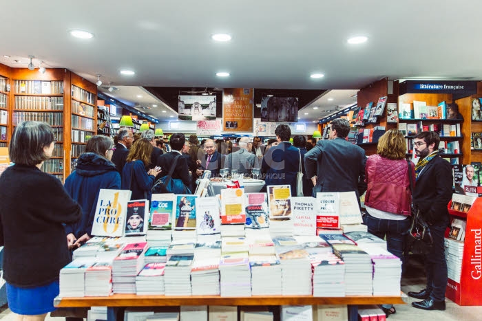 Librairie La Procure à Paris.