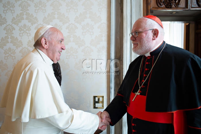 Le pape François reçoit en audience privée le Card. Reinhard MARX.