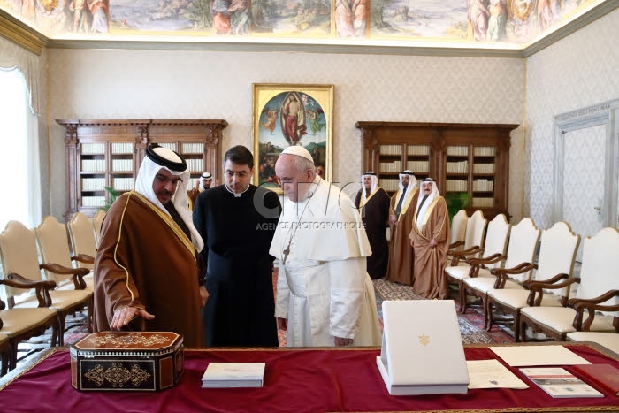 Le pape reçoit le prince héritier du royaume de Bahreïn.