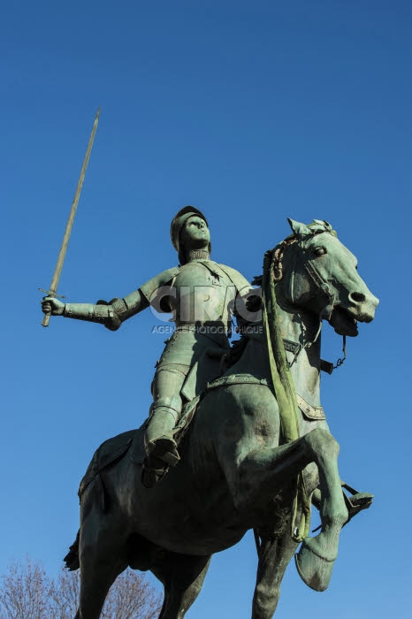 Statue équestre de Jeanne d'Arc du sculpteur Paul Dubois.