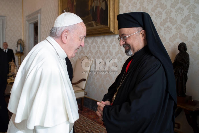 Le pape François et Mgr Ibrahim Isaac SIDRAK.