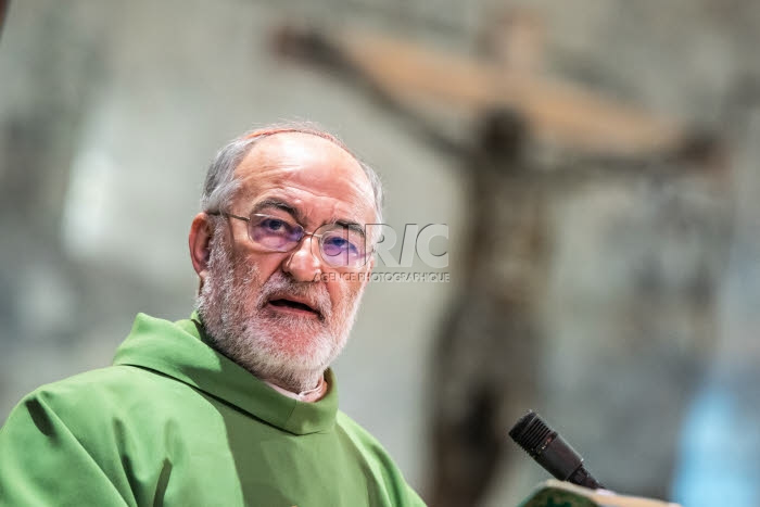 Le Card. Cristobal LOPEZ ROMERO prend possession de son église titulaire.