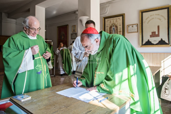 Le Card. Cristobal LOPEZ ROMERO prend possession de son église titulaire.