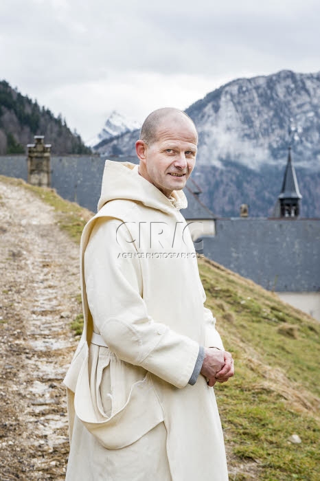 Dom Dysmas de LASSUS, prieur et ministre général de l'Ordre des Chartreux.