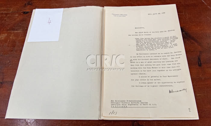 Documents déclassifiés du pontificat de Pie XII, dans les Archives du Vatican.
