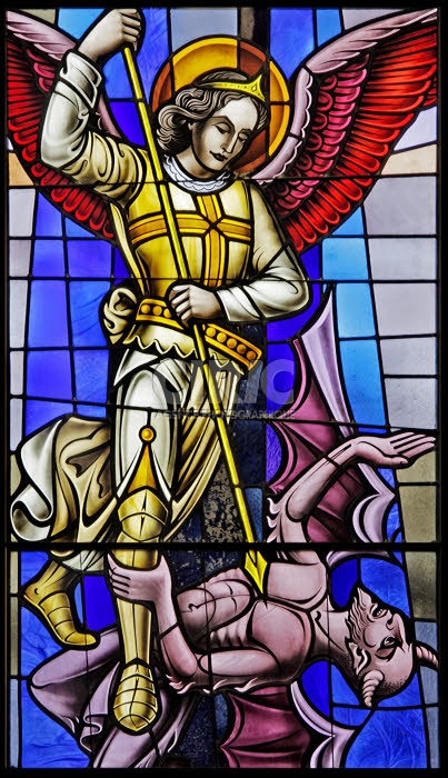Saint Michel terrassant le démon.