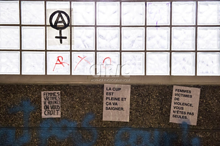 Marche féministe organisée à Paris.