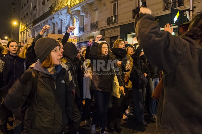 Marche féministe organisée à Paris.
