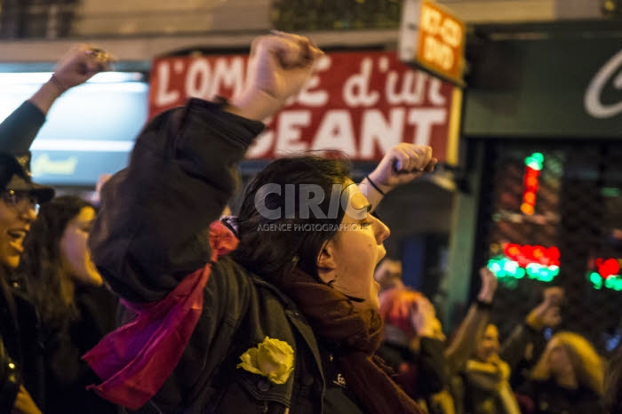 Marche féministe organisée à Paris.