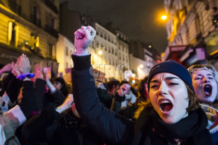 Marche féministe organisée à Paris.