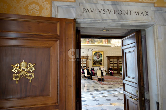 Coronavirus, audience générale restreinte dans le Palais apostolique. Vatican.
