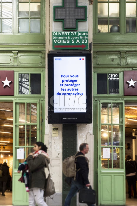 Prévention contre le Coronavirus Covid-19, gare de Lyon, Paris.