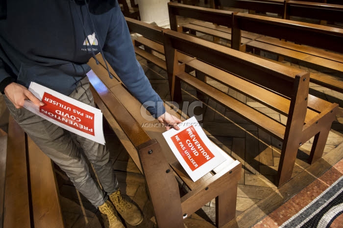 Coronavirus, aménagement de l’église suivant les mesures sanitaires.