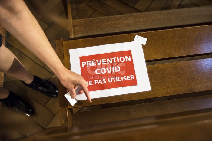 Coronavirus, aménagement de l’église suivant les mesures sanitaires.