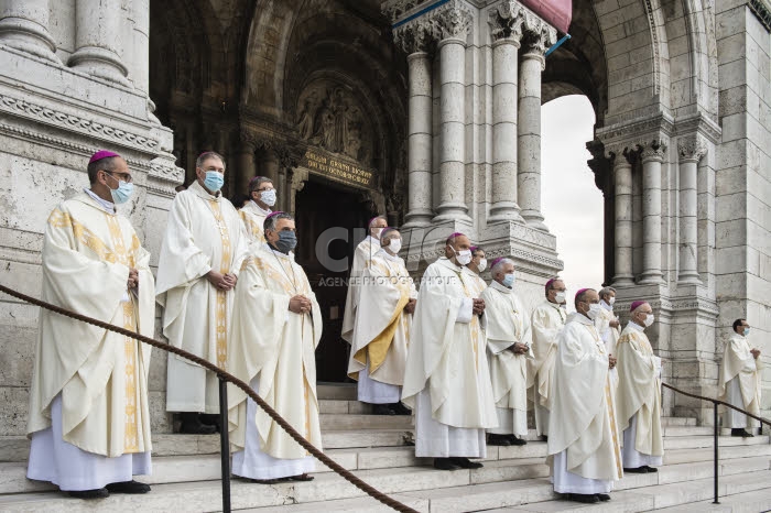Covid 19, prière des évêques de France dans la basilique du Sacré Coeur.