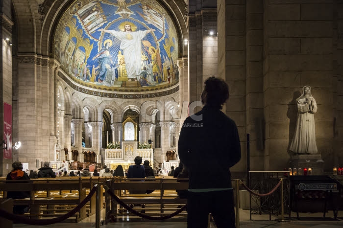 Covid 19, prière des évêques de France dans la basilique du Sacré Coeur.