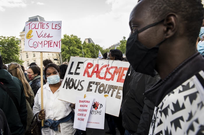 Rassemblement en hommage à George FLOYD, mort lors d'une arrestation aux USA.