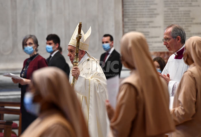 Le pape François préside la messe célébrée à l’occasion de la Fête-Dieu.