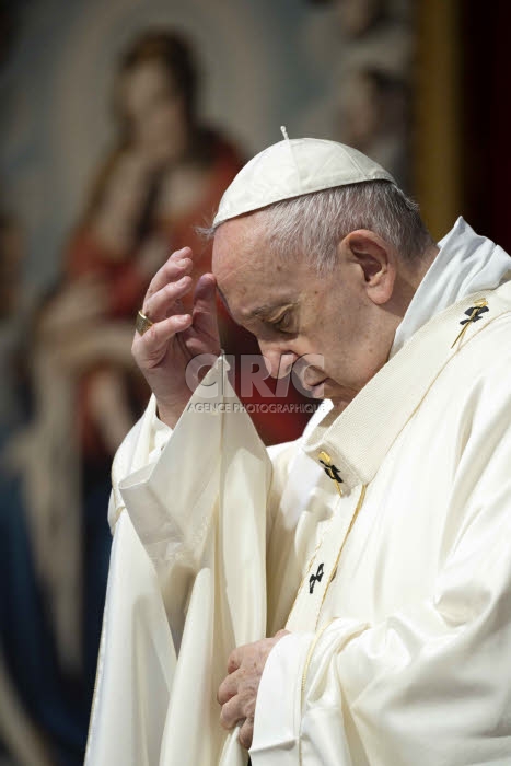 Le pape François préside la messe célébrée à l’occasion de la Fête-Dieu.