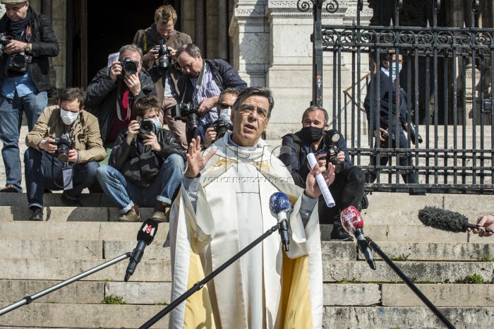 Coronavirus. Jeudi saint, Mgr AUPETIT bénit Paris avec le Saint-Sacrement.