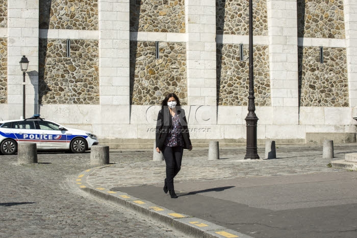 Coronavirus, Anne HIDALGO, maire de Paris, portant un masque de protection.