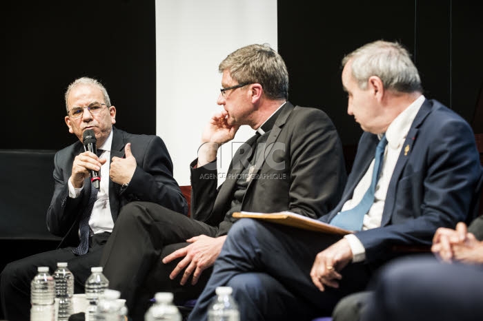 Crise Covid-19, débat avec les présidents des principaux cultes en France.