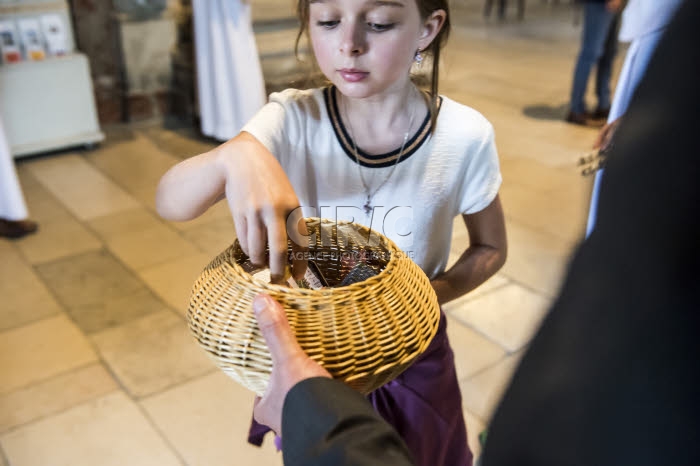 Quête à l'issue de la messe.