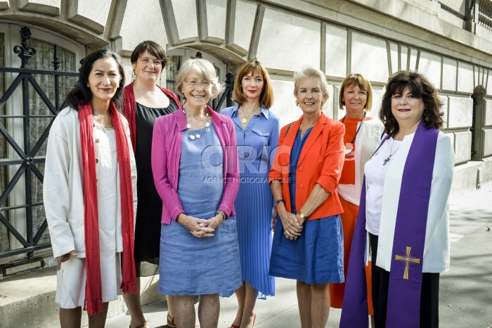 Sept femmes candidates à des fonctions diverses dans l'Eglise.