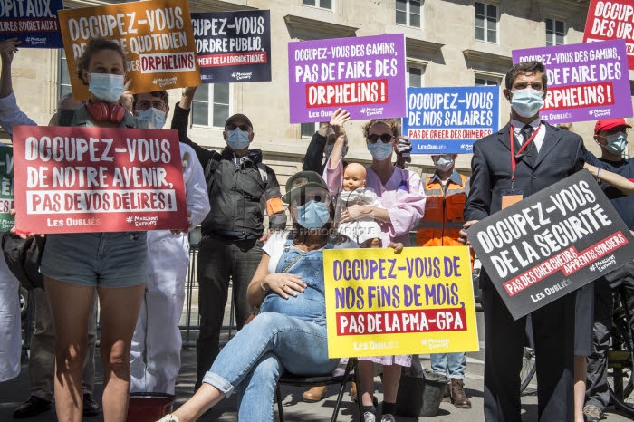 Projet de loi bioéthique, La manif Pour Tous devant l'Assemblée nationale.