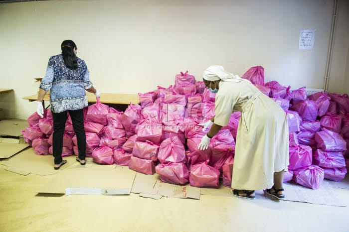 Distribution alimentaire au mois d'août par l'association ASA.