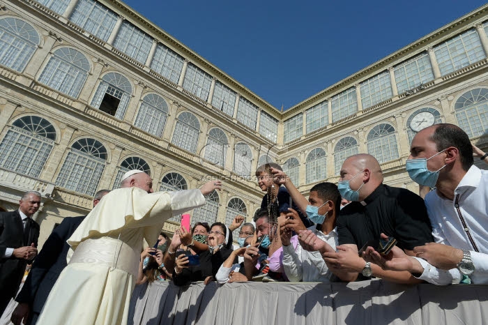 Audience générale dans la cour Saint-Damase du Palais apostolique, Vatican.