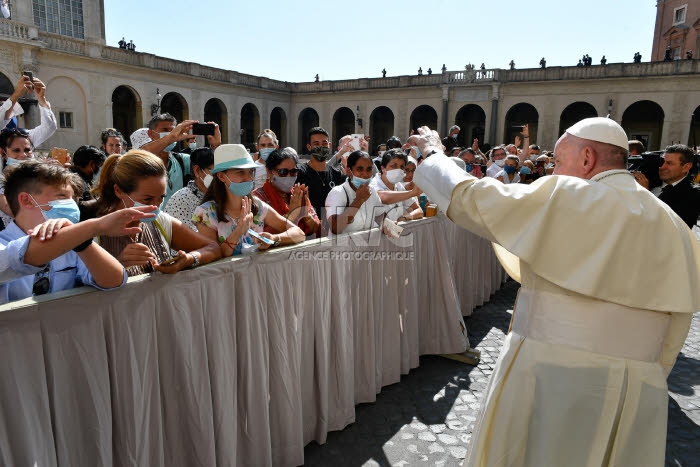 Audience générale dans la cour Saint-Damase du Palais apostolique, Vatican.