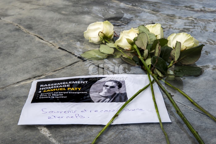 Paris, hommage à Samuel PATY, professeur assassiné par un terroriste.