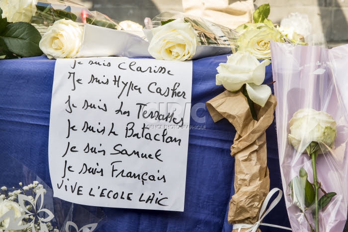 Paris, hommage à Samuel PATY, professeur assassiné par un terroriste.