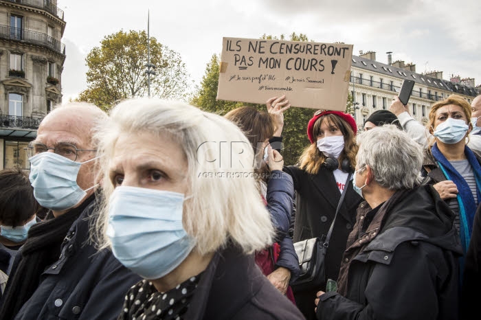 Paris, hommage à Samuel PATY, professeur assassiné par un terroriste.