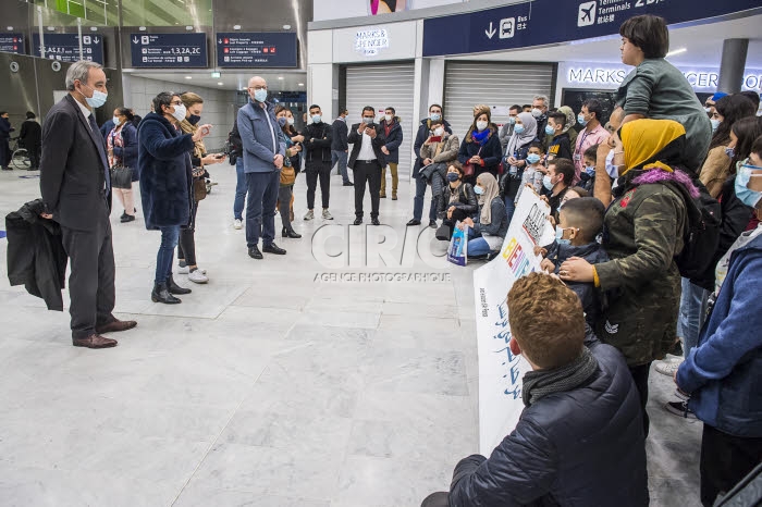 Arrivée en France de réfugiés, via les “couloirs humanitaires".