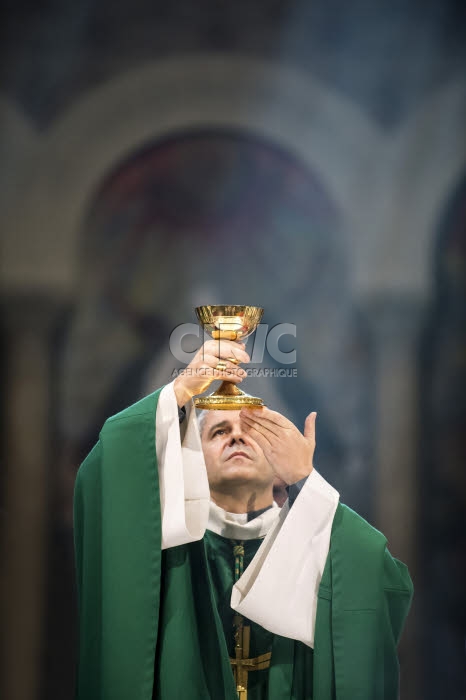 Mgr Denis JACHIET, eucharistie.