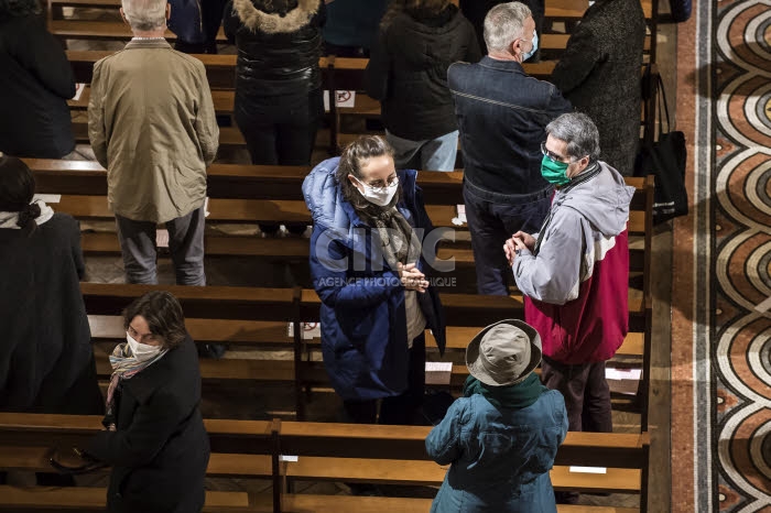 Messe de la Toussaint dans l'égl. Saint-Pierre à Charenton-le-Pont.