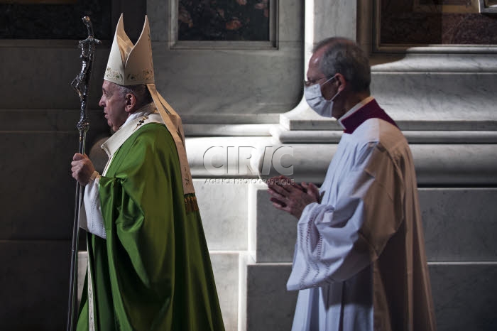 Pape François lors de la messe célébrée pour la journée mondiale des pauvres