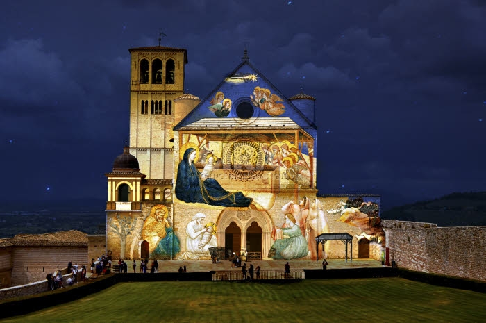 Nativité de Giotto, sur la façade de la basilique Saint-François à Assise.