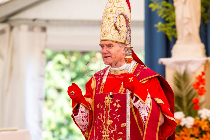 Ordinations à Ecône