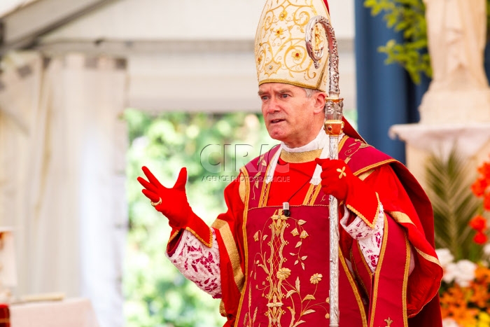 Ordinations à Ecône
