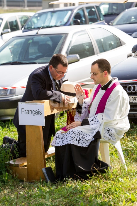 Ordinations à Ecône