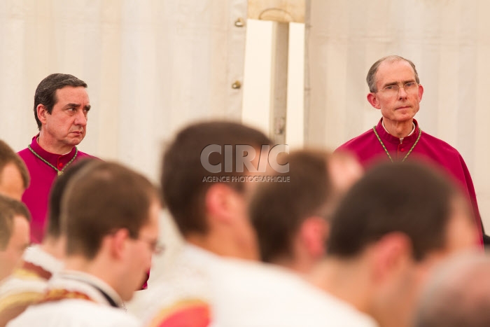 Ordinations à Ecône