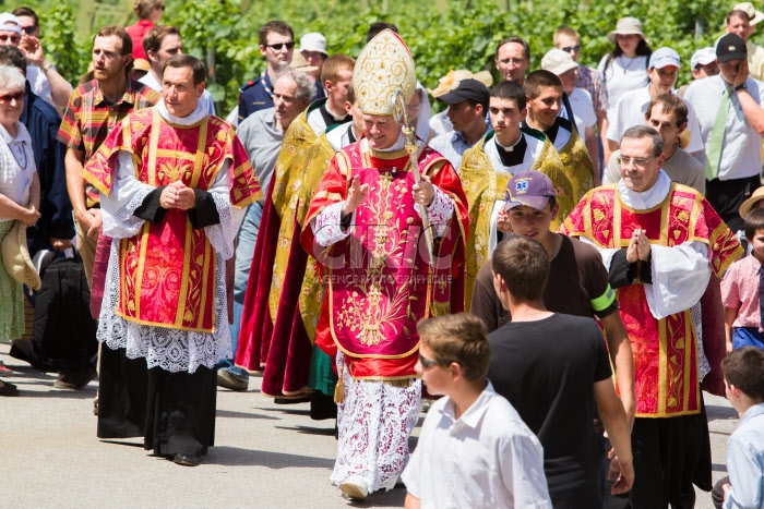 Ordinations à Ecône